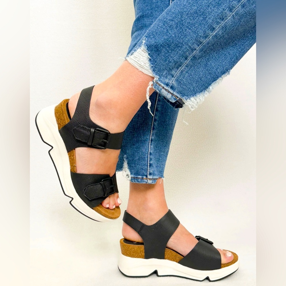 Sofft Black and Tan Platform Sandals